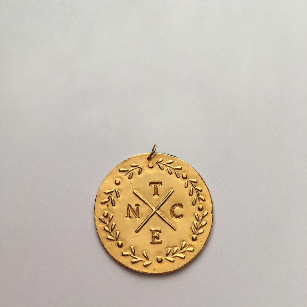 par coeur médaille lauriers seule à personnaliser en vermeil