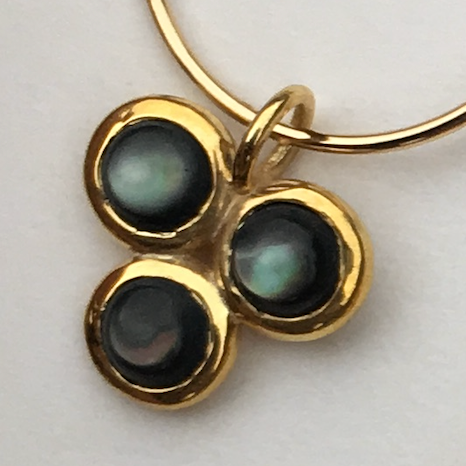 par coeur collier deia nacre noire